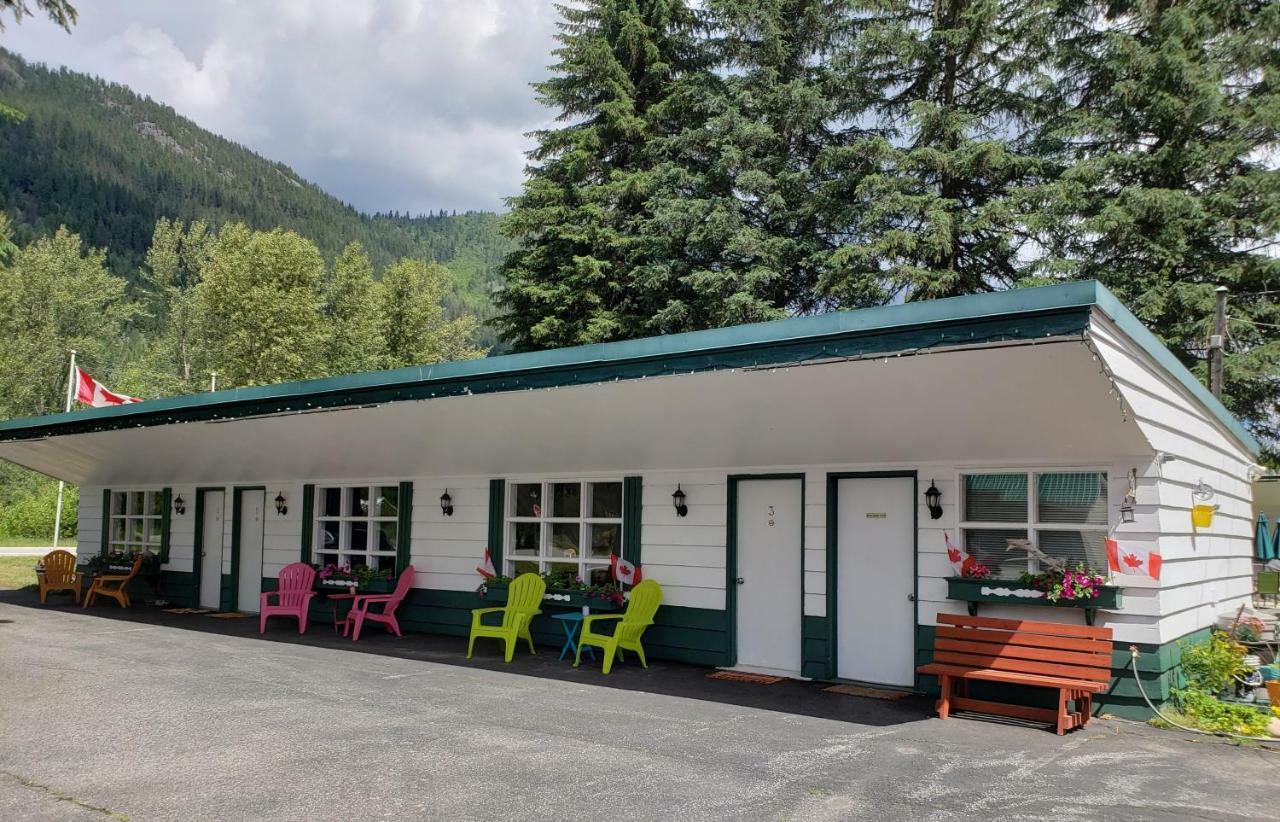 Reno MotelSalmo エクステリア 写真