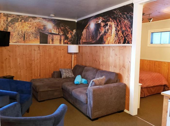 Reno MotelSalmo エクステリア 写真